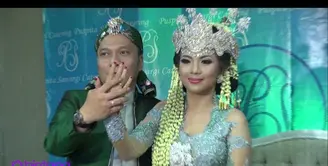 Apa alasan wikan menerima cinta Iwa K yang usianya 19 tahun lebih tua darinya?