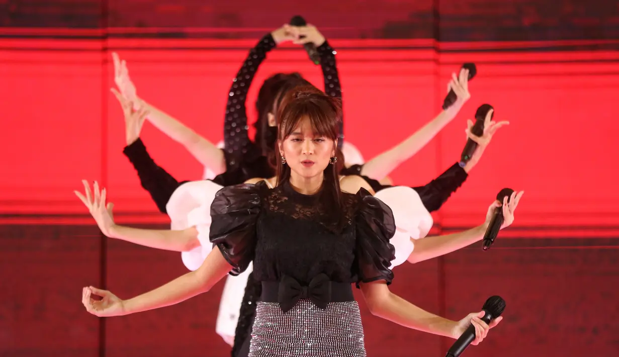 <p>V1RST Debut Performance (foto: Adrian Utama Putra)</p>