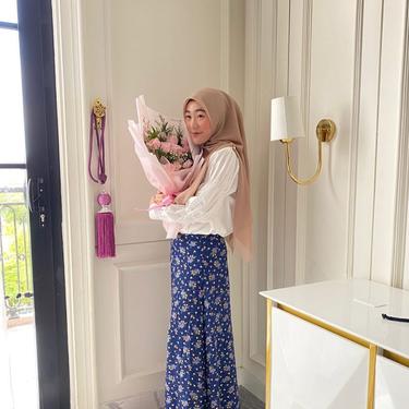 8 Potret Larissa Chou Tampil Fashionable dengan Padu Padan Hijab Syari’i