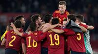 Spanyol memenangkan duel sengit kontra Swedia pada laga lanjutan Grup B Kualifikasi Piala Dunia 2022 zona Eropa di Estadio de La Cartuja, Senin (15/11/2021) dini hari WIB. (AFP/Jorge Guerrero)