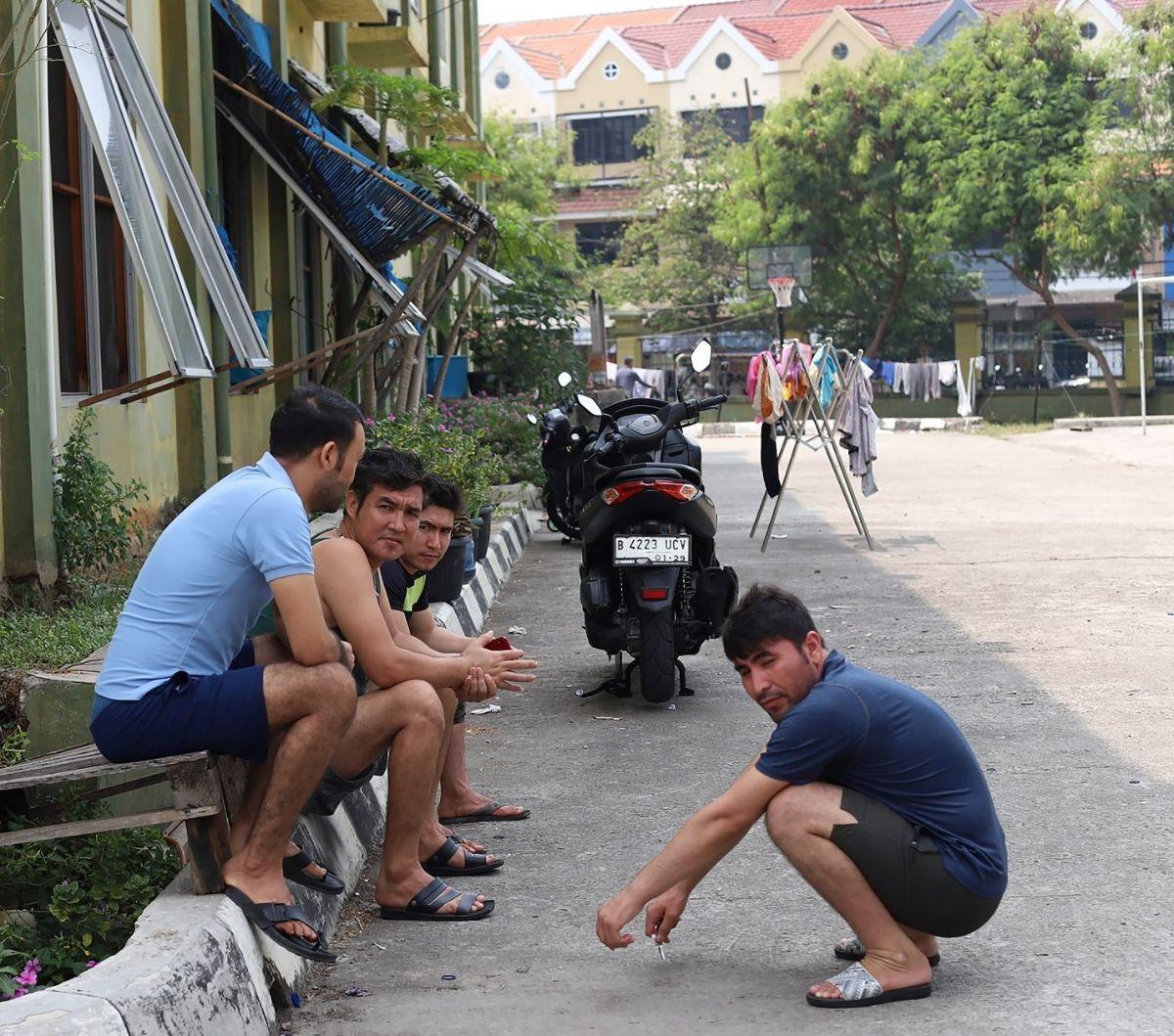 Pemerintah Provinsi DKI Jakarta telah menyatakan bahwa mereka akan terus berupaya mencari solusi terbaik bagi para pencari suaka ini. Namun, hingga saat ini, belum ada kepastian mengenai tempat pengungsian baru yang dapat menampung mereka. Foto: merdeka.