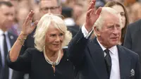 Queen Consort Camilla dan Raja Charles. (Dominic Lipinski/PA via AP)