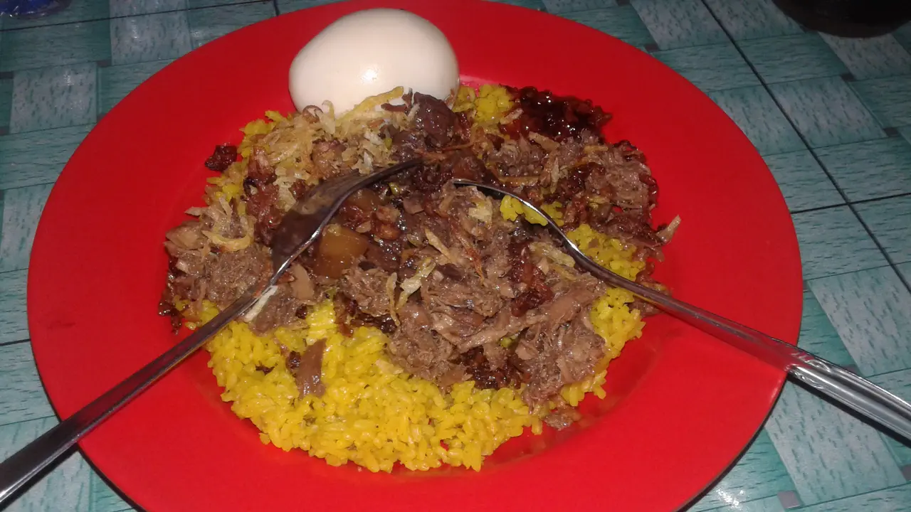Nasi Kuning Saroja Bawa Keluarga Naik Haji Berkali-kali