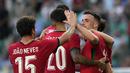 Penyerang Portugal Diogo Jota (kanan) berselebrasi dengan rekan setimnya setelah mencetak gol kedua ke gawang Finlandia pada duel uji coba jelang gelaran Euro 2024 di Stadion Jose Alvalade, Lisbon, pada Rabu (5/6) dinihari WIB. (AP Photo/Armando Franca)