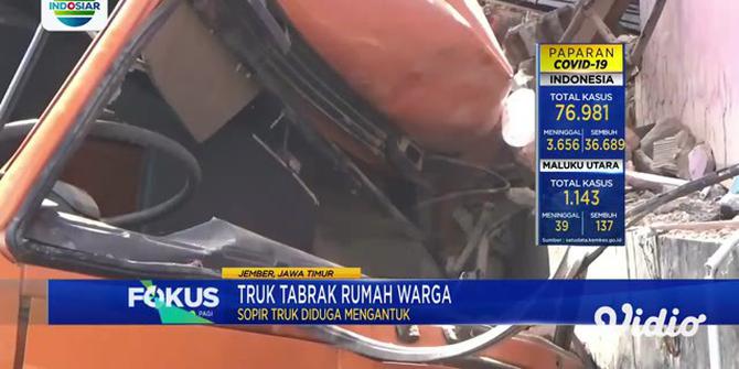 VIDEO: Truk Jasa Ekspedisi Hilang Kendali, Menabrak 2 Rumah Warga di Jember