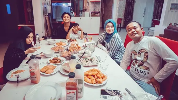 Sule dan Nathalie Holscher