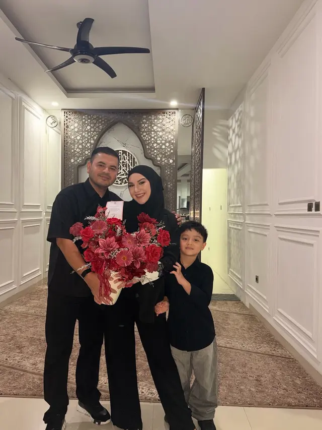 Irish Bella rayakan anniversary 2 tahun dengan Haldy Sabri - instagram.com/_irishbella_