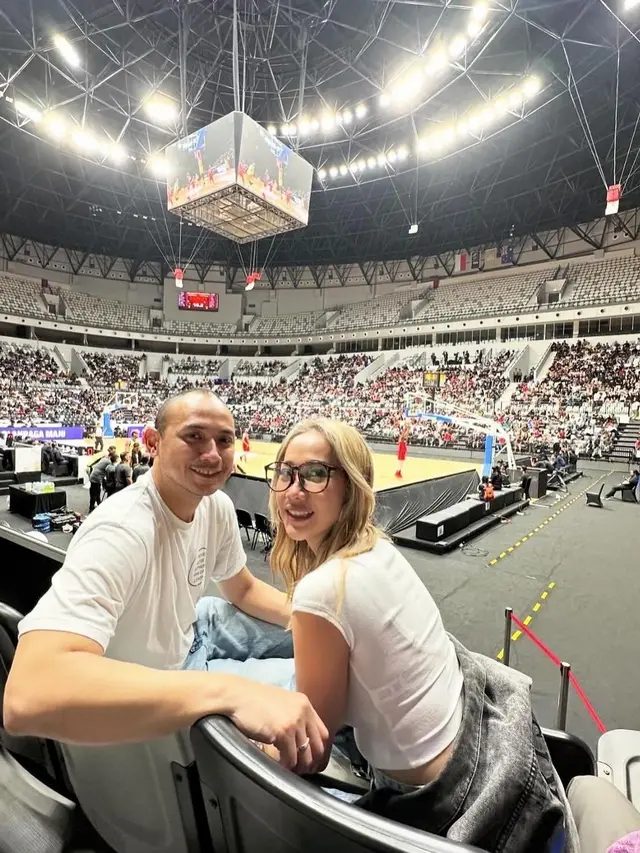 Gaya Bucin Romantis Bunga Citra Lestari dan Tiko Aryawardhana Selama Setahun Menikah, Dari Berwastra hingga Berbusana Muslim