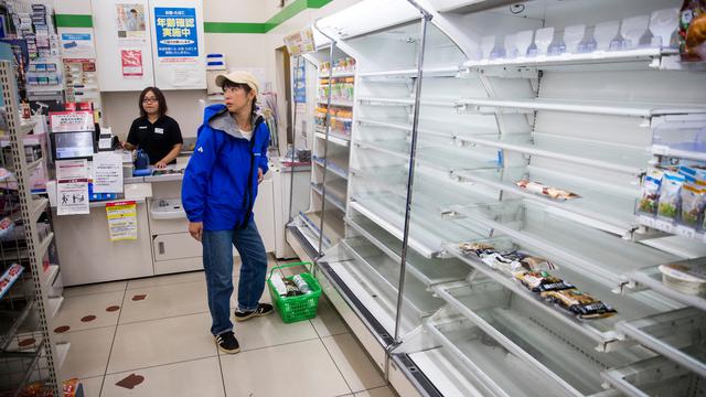 Toko Makanan di Jepang Kehabisan Stok