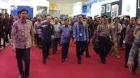 Wakil Presiden RI Jusuf Kalla menyambangi booth GIIAS 2019. (Septian / Liputan6.com)