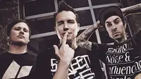 Blink 182 Gelar Pertunjukan Amal
