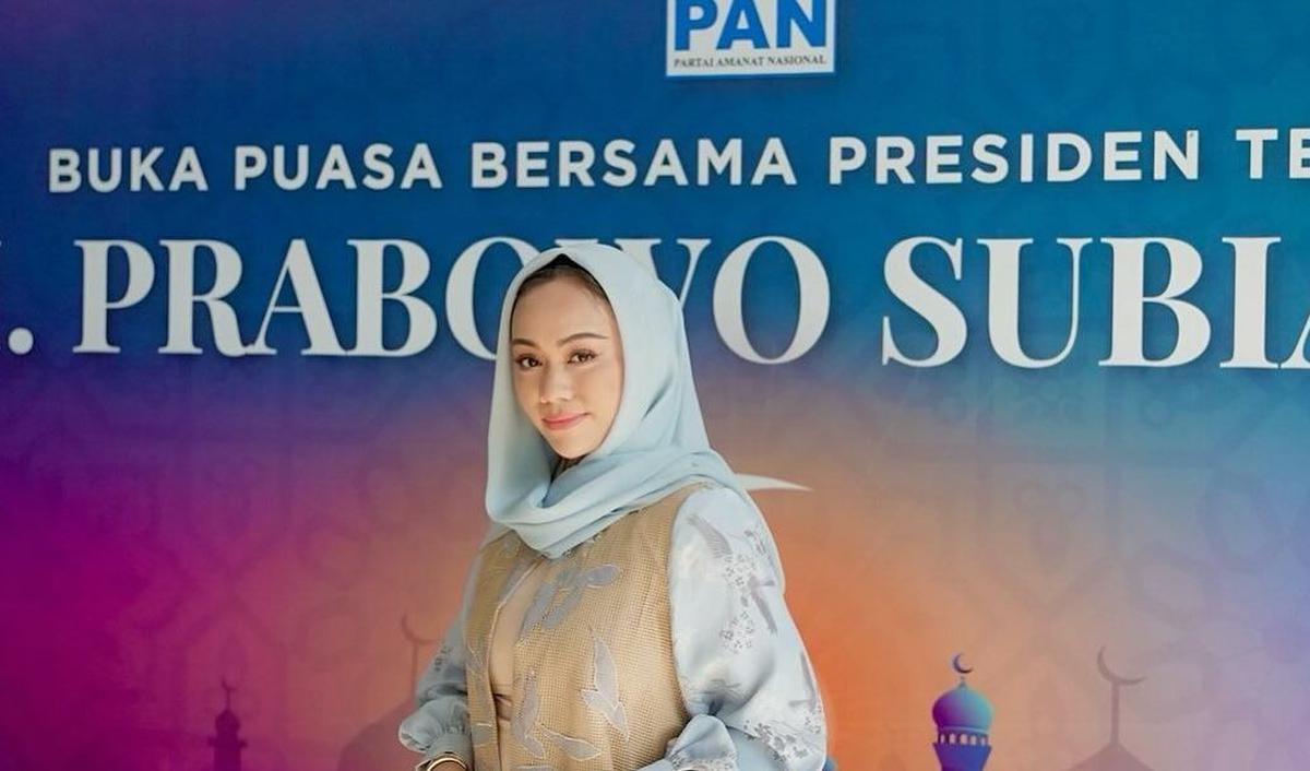 Lewat tulisannya, Zita terlihat kesal dengan kritikan netizen padanya.