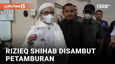 Muhammad Rizieq Shihab dapat menghirup udara bebas usai jalani 2 tahun kurungan. Mantan pimpinan FPI itu mendapatkan pembebasan bersyarat di tengah proses pidana penjara. Kerabat dan umat menyambut kedatangan kembali Rizieq di Petamburan pada Rabu (2...