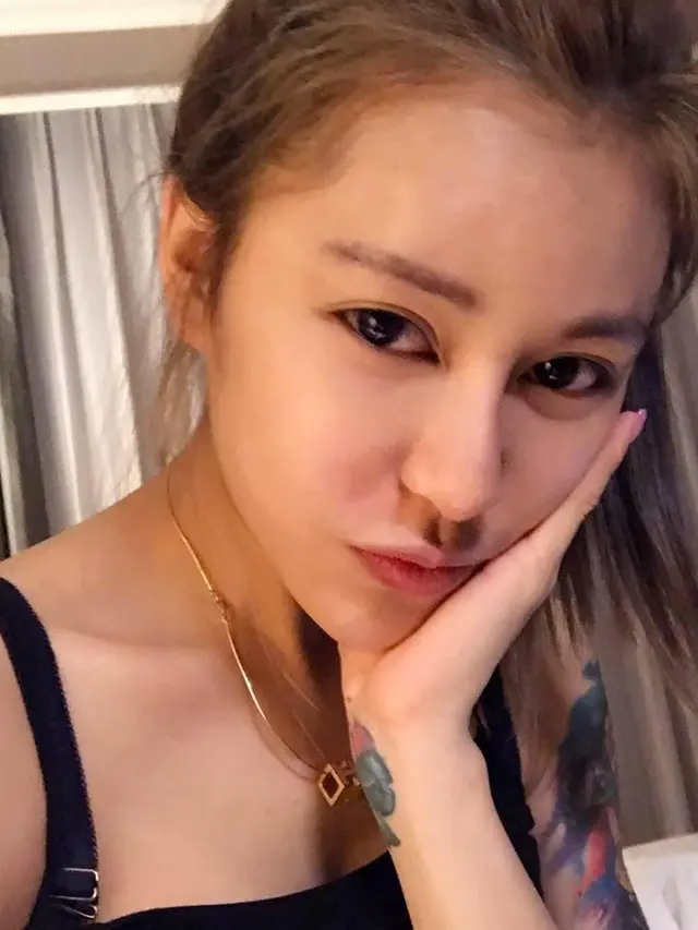 [Bintang] Dibilang Biasa Aja Sama Pacar, Cewek Ini Jadi Ketagihan Operasi