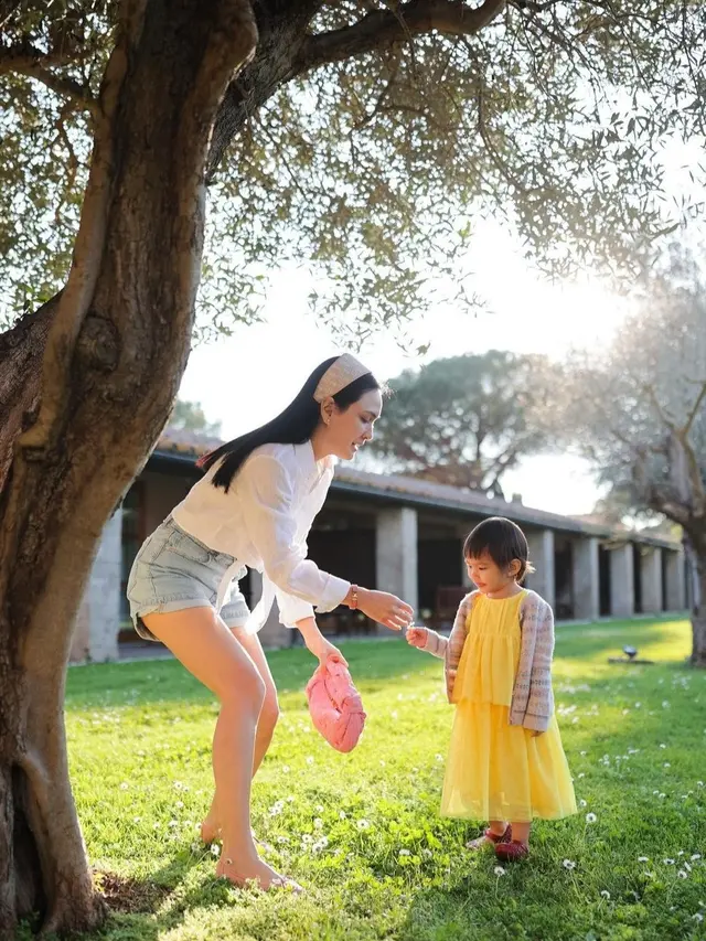 Shandy Aulia liburan bareng anak di Roma, Italia