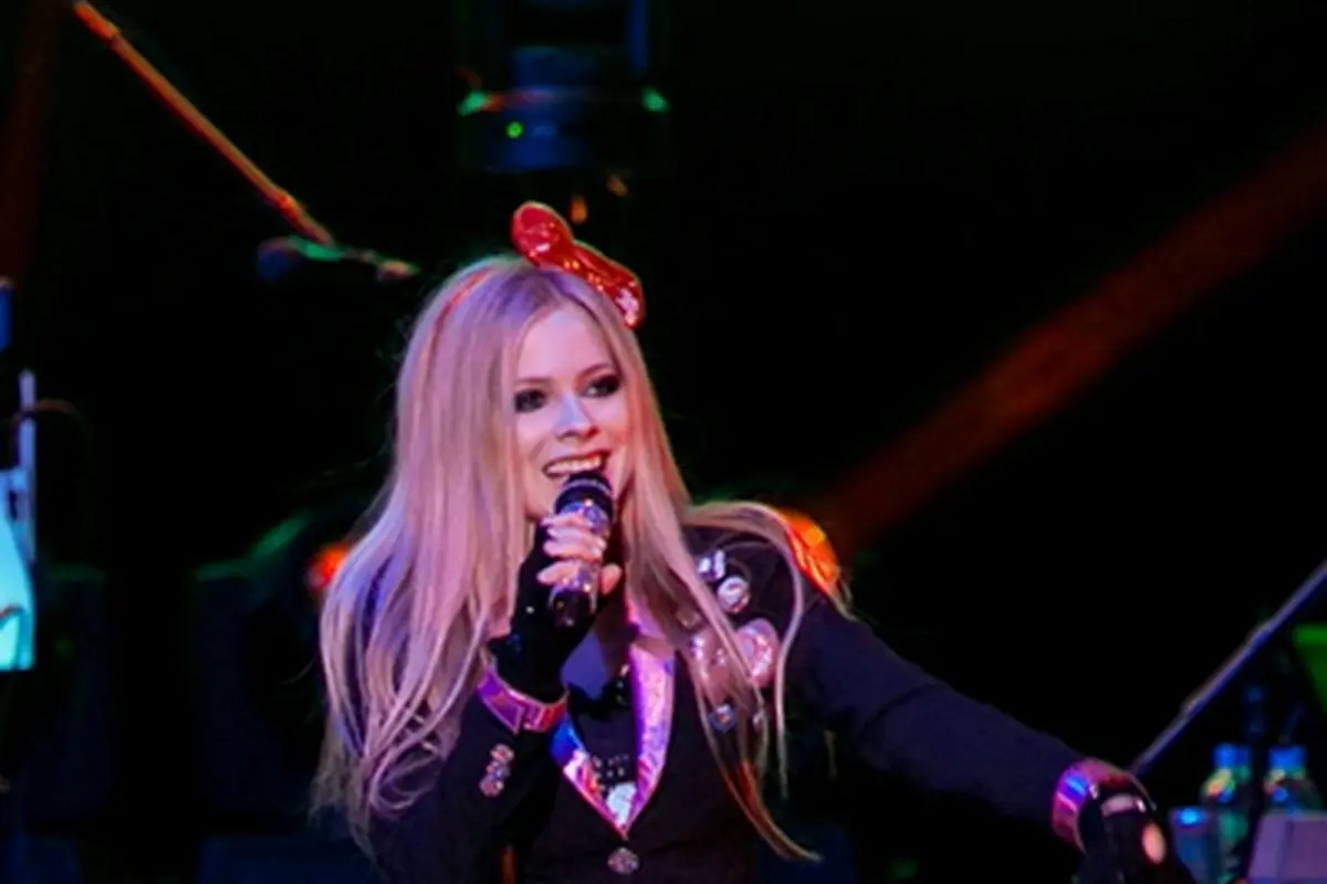 Avril Lavigne Buka Konser di Jakarta dengan Gaya Kawaii