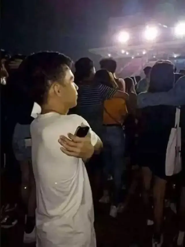 9 Momen Apes yang Terjadi di Malam Tahun Baru Ini Bikin Kesal