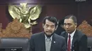 Ketua rapat pleno Anwar Usman usai pemilihan ketua Mahkamah Konstitusi di Jakarta, Senin (2/3). Seluruh hakim konsitusi, kecuali Arief Hidayat, memiliki hak dipilih dan memilih dalam pemungutan suara ini. (Liputan6.com/Angga Yuniar)