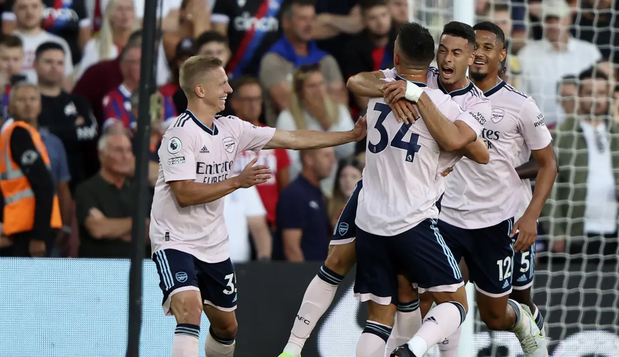 Gabriel Martinelli. Sayap Brasil berusia 21 tahun yang telah memperkuat Arsenal sejak awal musim 2019/2020 ini menjadi pencetak gol pembuka di Liga Inggris musim 2022/2023 saat mencetak gol pertama Arsenal di menit ke-20 ke gawang tuan rumah Crystal Palace (6/8/2022). Arsenal akhirnya membungkus kemenangan dengan skor 2-0 setelah mendapat gol tambahan lewat gol bunuh diri bek Crystal Palace, Marc Guehi di menit ke-85. (AP/Ian walton)
