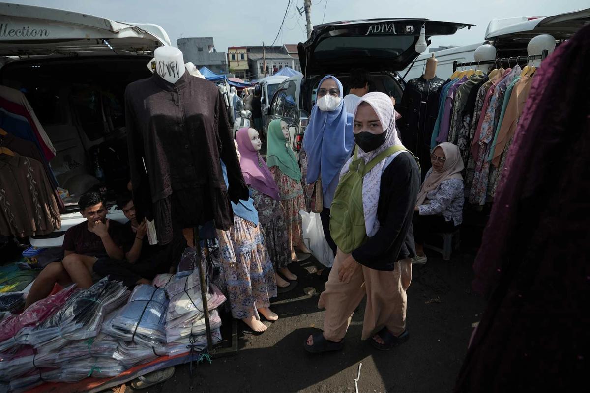 FOTO; Pasar Tasik Cideng ,  Alternatif Berburu Busana Muslim Menjelang Lebaran