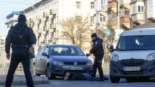 Invasi Rusia Rangsek Ibu Kota Ukraina