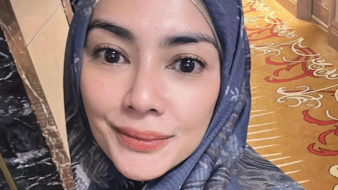 Masayu Anastasia berhijab