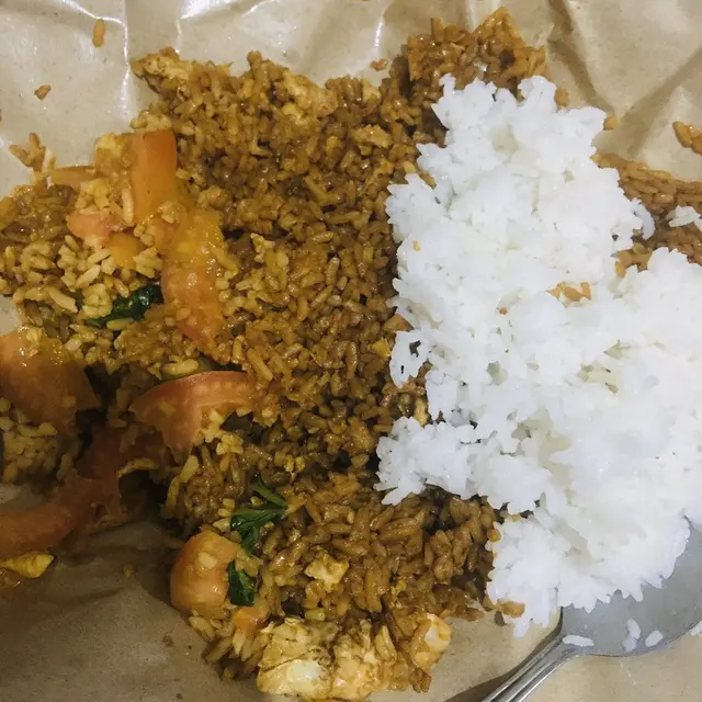 6 Potret Nasi Jadi Pengganti Lauk Pendamping Ini Bikin Geleng Kepala