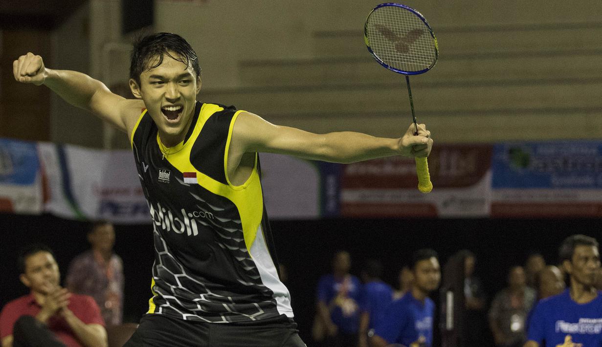 Pebulutangkis Jonatan Christie, berhasil menjadi juara nasional 2015 usai menaklukan Fiktri Ikhsandi Hadmadi pada partai final Kejurnas PBSI 2015. (Bola.com/Vitalis Yogi Trisna)