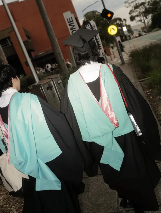 Iqbaal Ramadhan wisuda [Instagram/iqbaal.e)