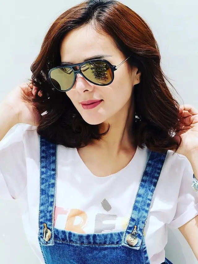 8 Inspirasi Outfit Astrid Tiar yang Playful dan Warna-Warni Layaknya Remaja