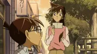 Model Cantik Tiru Rambut Aneh Ran Detective Conan