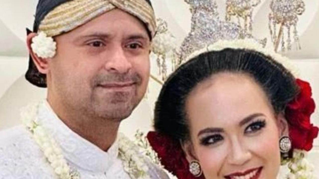 8 Potret Mesra Mike Lucock Pemain Bidadari Surgamu dan Istri, Jarang Terekspos
