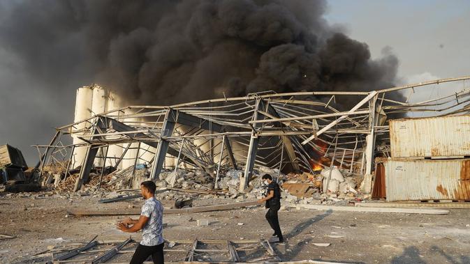 Situasi pasca-ledakan di Beirut, Lebanon pada Selasa 4 Agustus 2020 (AP Photo/Hassan Ammar)