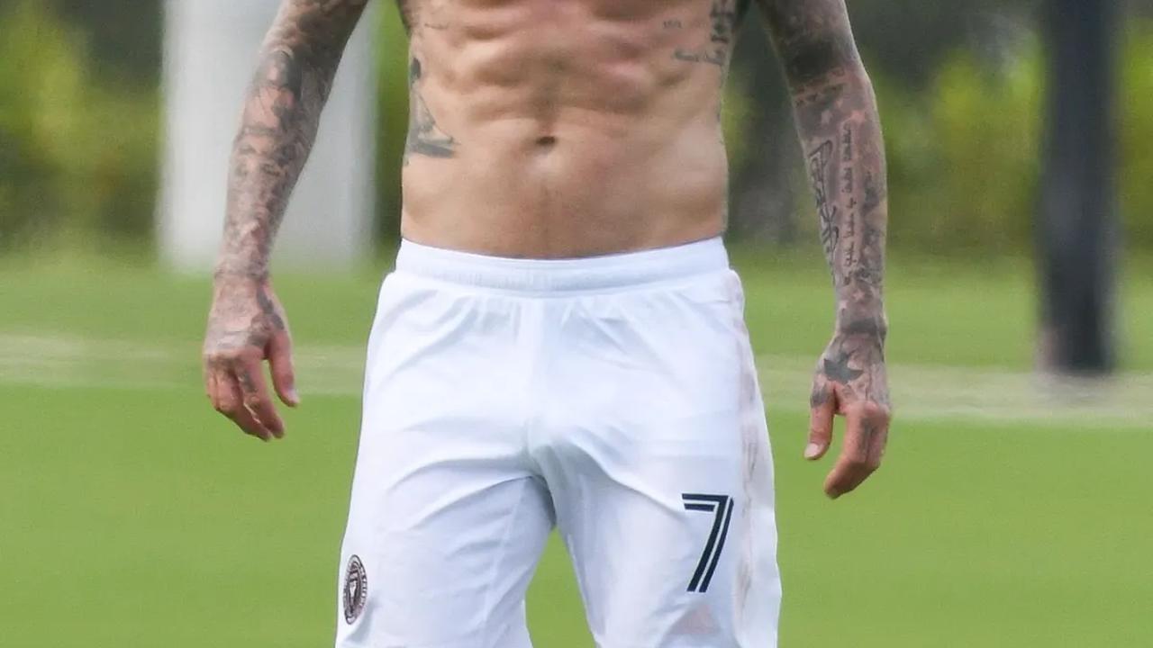 3. Goresan di Mata Beckham