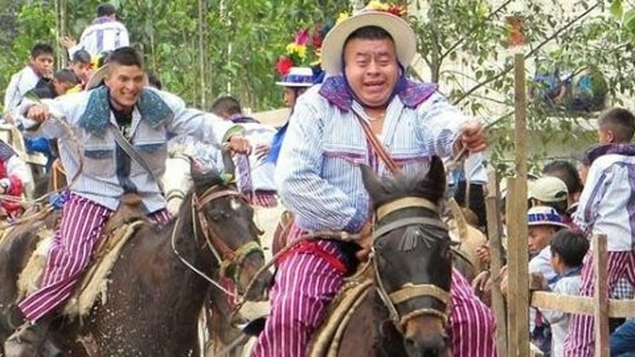 Skach Koyl, kegilaan saat para penunggang teler berlaga di pacuan