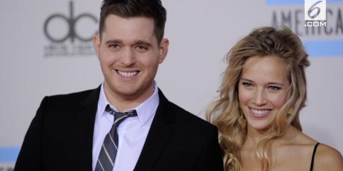 VIDEO: Michael Buble Bersiap Sambut Putri Pertama