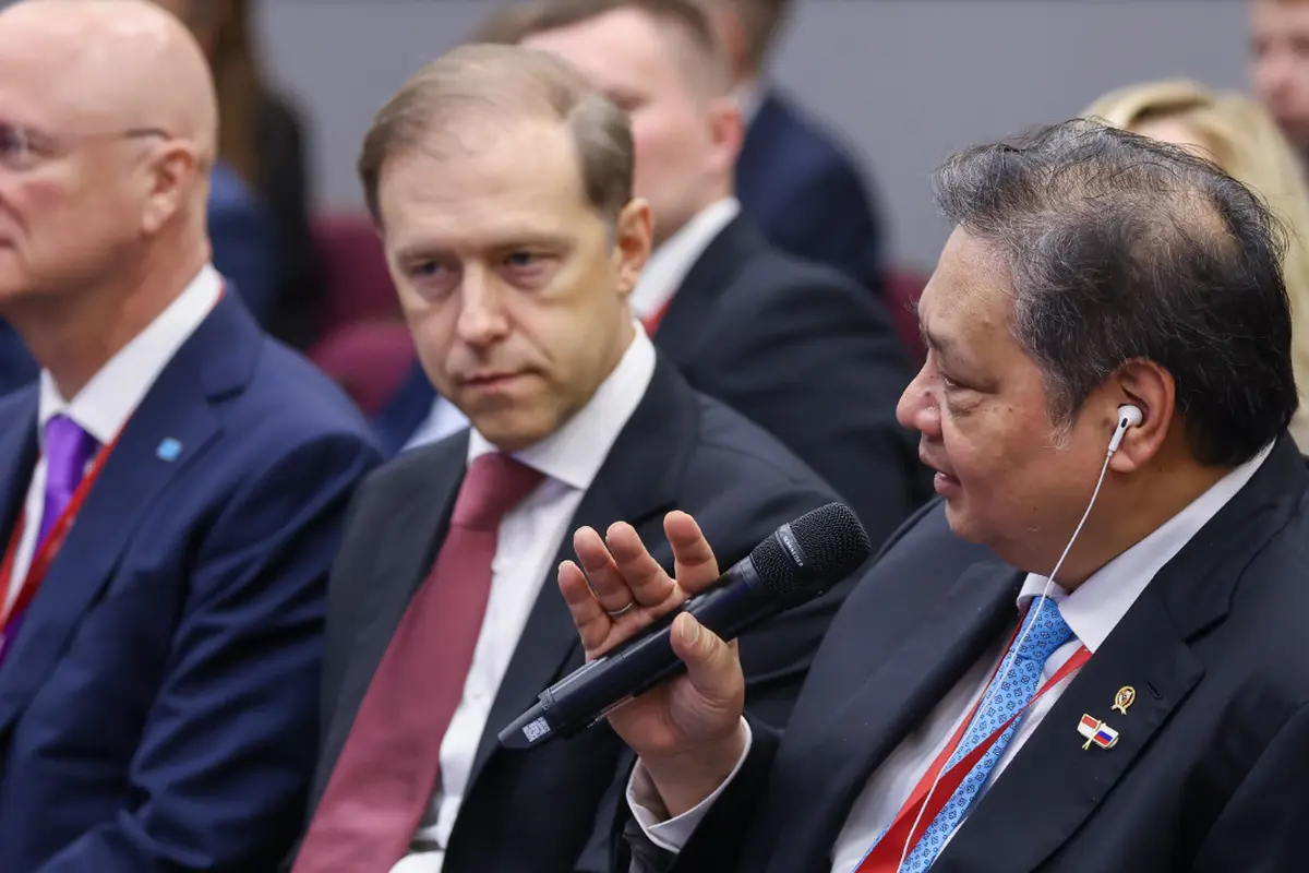 Menko Bidang Perekonomian Airlangga Hartarto saat kegiatan Rusia–Indonesia Business Dialogue 2025 yang merupakan bagian dari rangkaian kegiatan St. Petersburg International Economic Forum (SPIEF). (Foto: ekon.go.id)