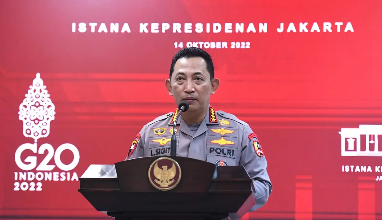 Kapolri Jenderal Listyo Sigit Prabowo memberikan arahan kepada jajaran Kepolisian Negara Republik Indonesia (Polri), di Istana Negara, Jakarta, Jumat (14/10/2022). Presiden Joko Widodo (Jokowi) mengumpulkan jajaran Kepolisian Negara Republik Indonesia (Polri) di Istana Negara, kompleks Istana Kepresidenan, Jakarta, Jumat (14/10/2022). (Foto: Lukas - Biro Pers Sekretariat Presiden)