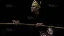 Atlet pencak silat Indonesia, Sugianto, tampil pada kelas seni artistik tunggal di Stadium Juara, Kuala Lumpur, Senin (28/8/2017). Sugianto berhasil meraih perak dengan nilai 462. (Bola.com/Vitalis Yogi Trisna)