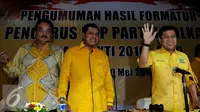 Ketua Umum Terpilih Golkar Periode 2016-2019 Setya Novanto (kanan) saat mengumumkan struktur pengurus DPP Partai Golkar Masa Bakti 2016-2019 di Jakarta, Senin (30/5). (Liputan6.com/Helmi Afandi)