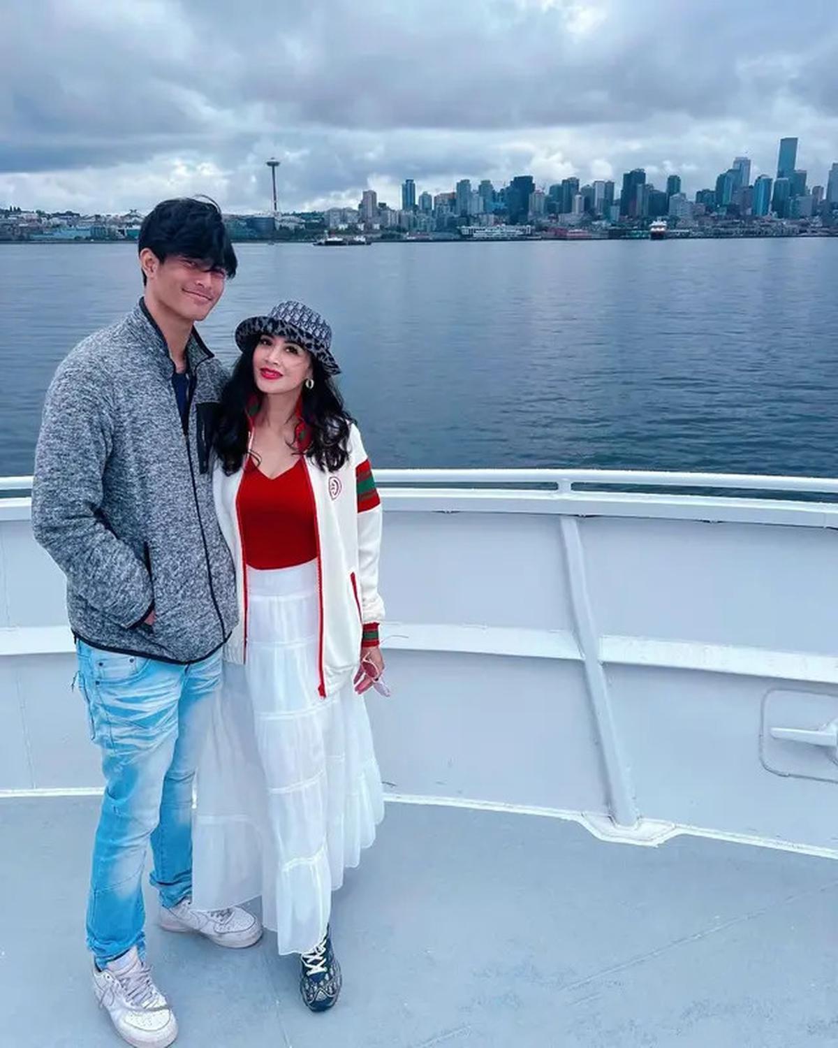 6 Potret Diah Permatasari dan Si Bungsu Marciano Nicholas, Bestie Banget Kayak Kakak Adik