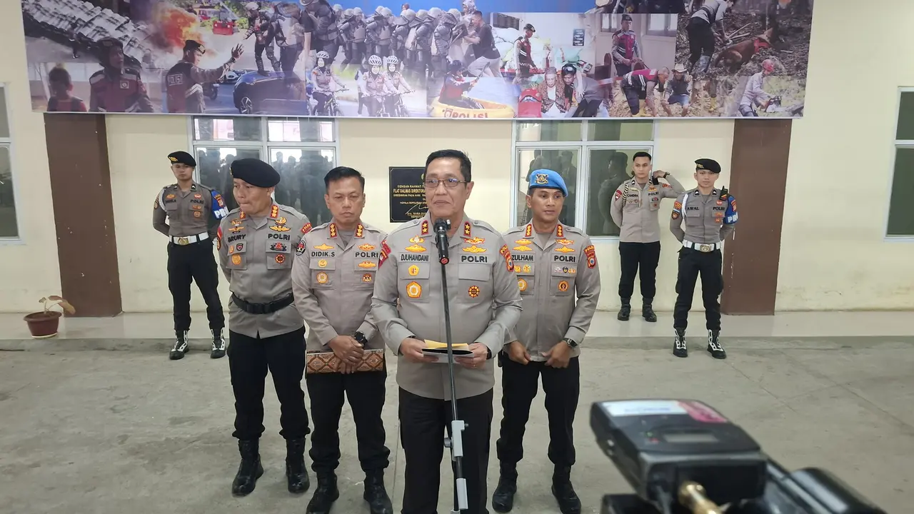Kapolda Sulawesi Selatan Irjen Pol Djuhandhani Rahardjo Puro