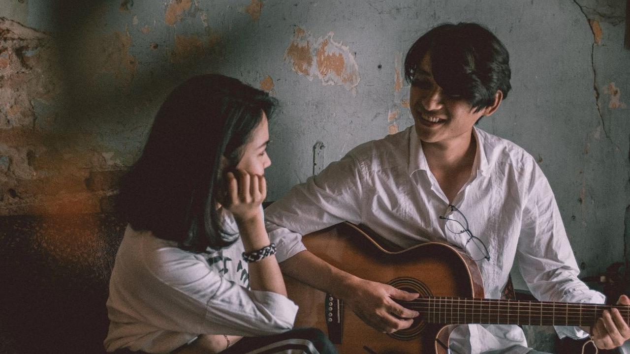 Teka-teki Gombal buat Gebetan yang Bikin Klepek-klepek