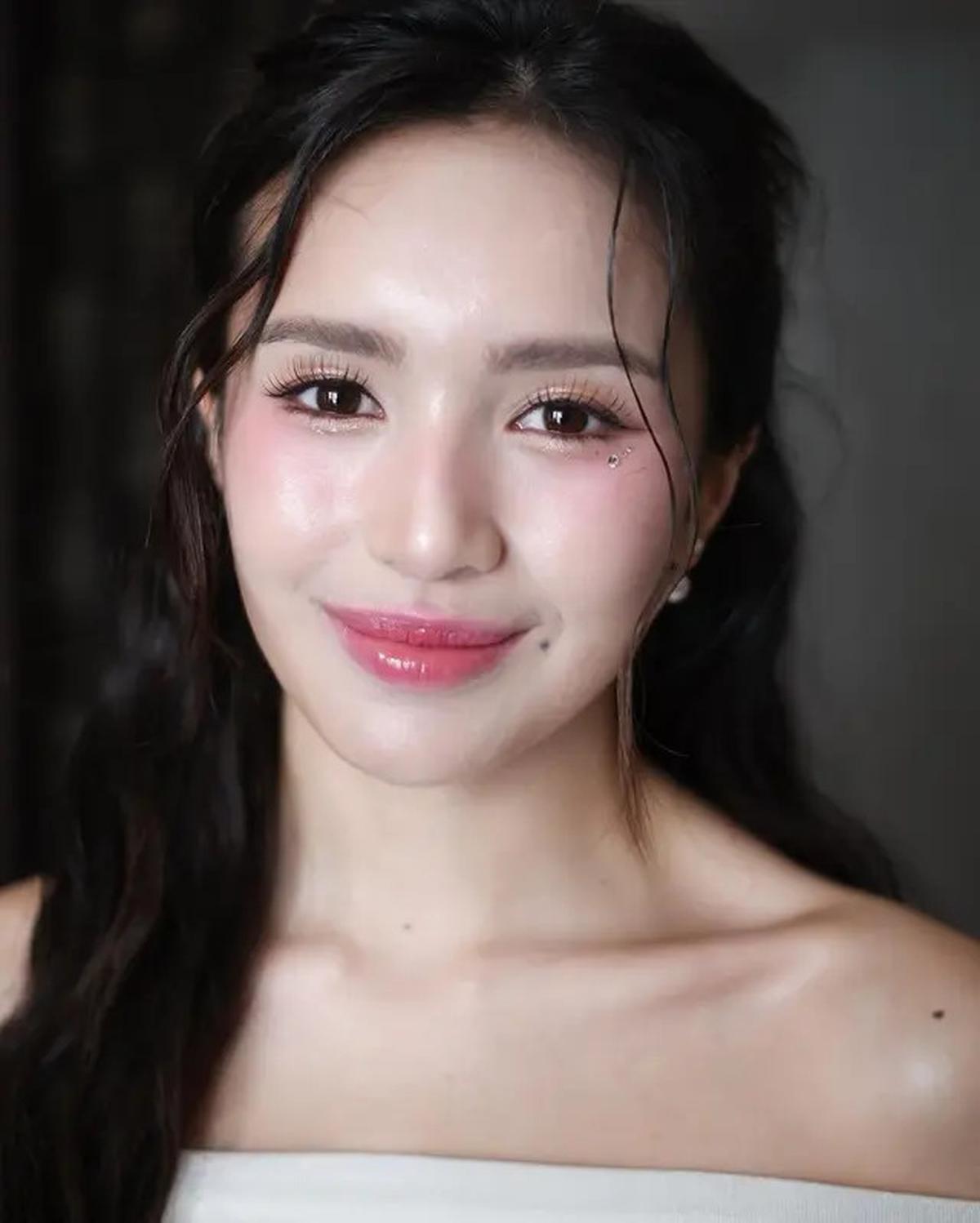 Pesona Beby Tsabina Tampil Bak Idol K-Pop dengan Sentuhan Korean Makeup Look