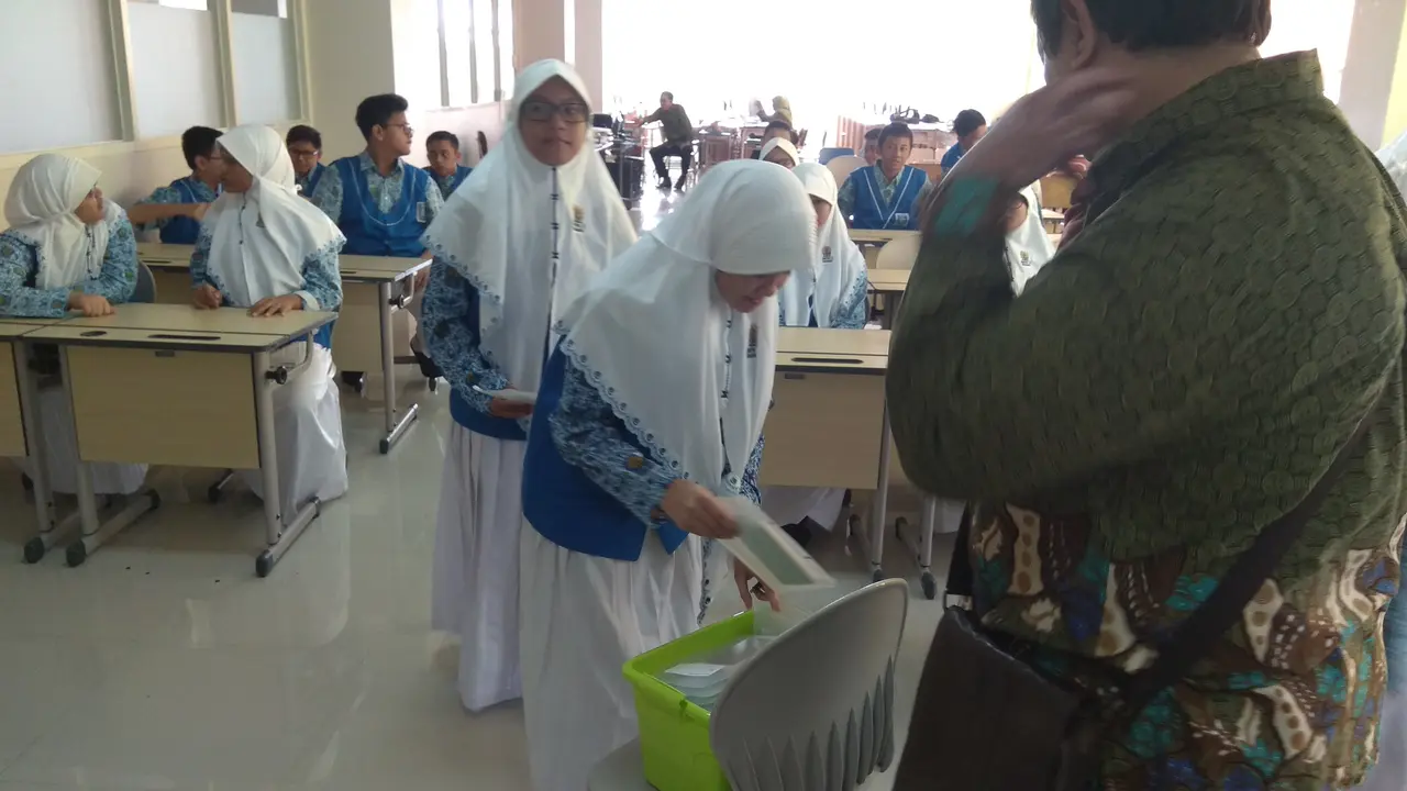 Gara-Gara Despacito, Ponsel Siswa 'Diparkir' di Ruang Guru