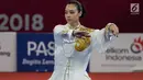 Aksi atlet wushu Indonesia, Lindswell Kwok saat bertanding pada Asian Games 2018 di JIExpo, Jakarta, Minggu (19/8). Sukses mengumpulkan poin tertinggi, Lindswell berpeluang meraih emas dari nomor Taijiquan dan Taijijian. (Bola.com/Vitalis Yogi Trisna)