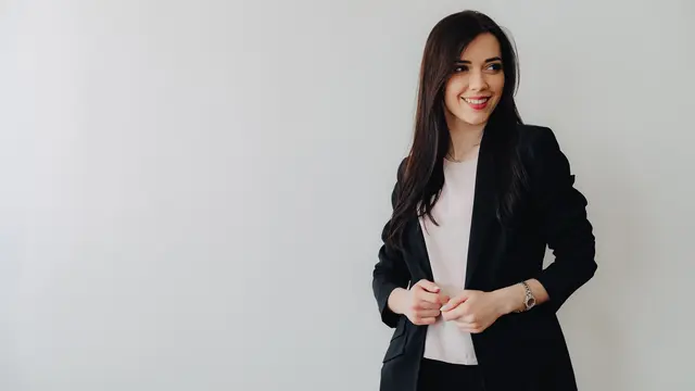 wanita mei aura old money