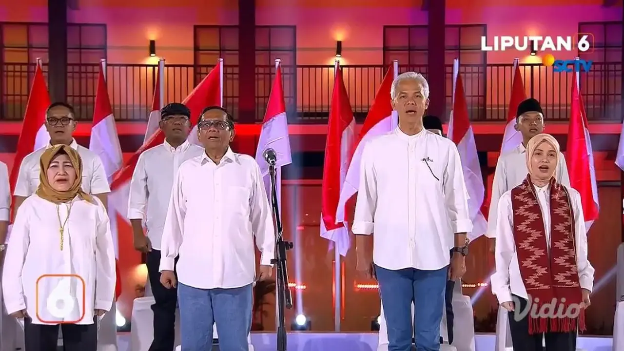 Ganjar Pranowo dan Mahfud MD sama-sama ditemani istri saat mendeklarasikan diri sebagai bakal calon presiden dan wakil presiden RI di Pemilu 2024
