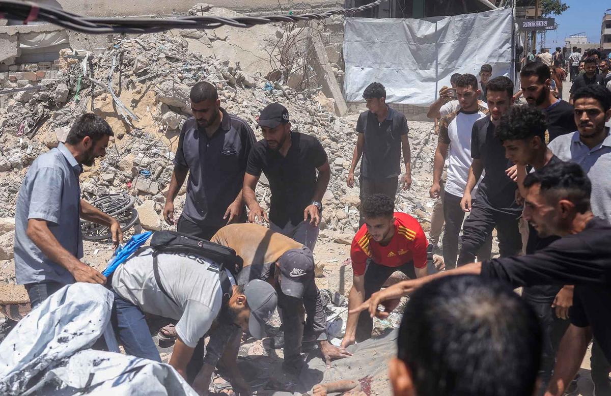 FOTO: Biadab! Serangan Israel Kembali Hantam Tenda Pengungsi di Gaza