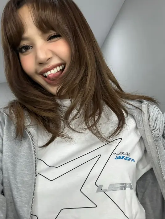 <p>"Loved the energy in Jakarta," kata Lisa dalam keterangan fotonya. Saat di panggung, dia juga sempat berulang kali menyatakan kecintaannya pada semangat fans di Indonesia. (Foto: Instagram/ lalalalisa_m)</p>